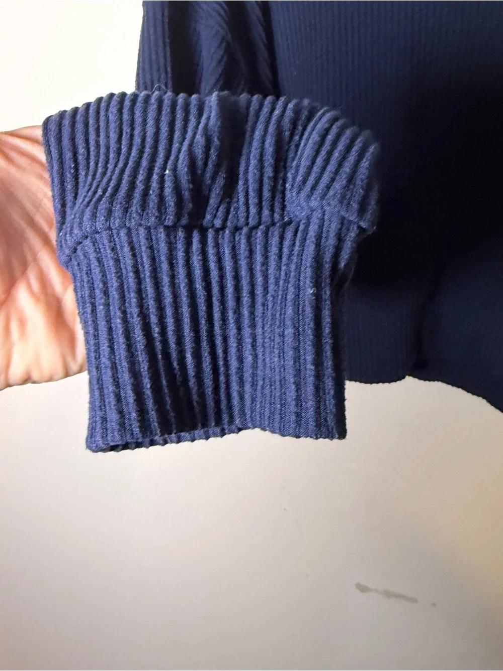 Alo Yoga Muse Hoodie Blue Ribbed Women’s Size Large Cropped Pullover Lounge